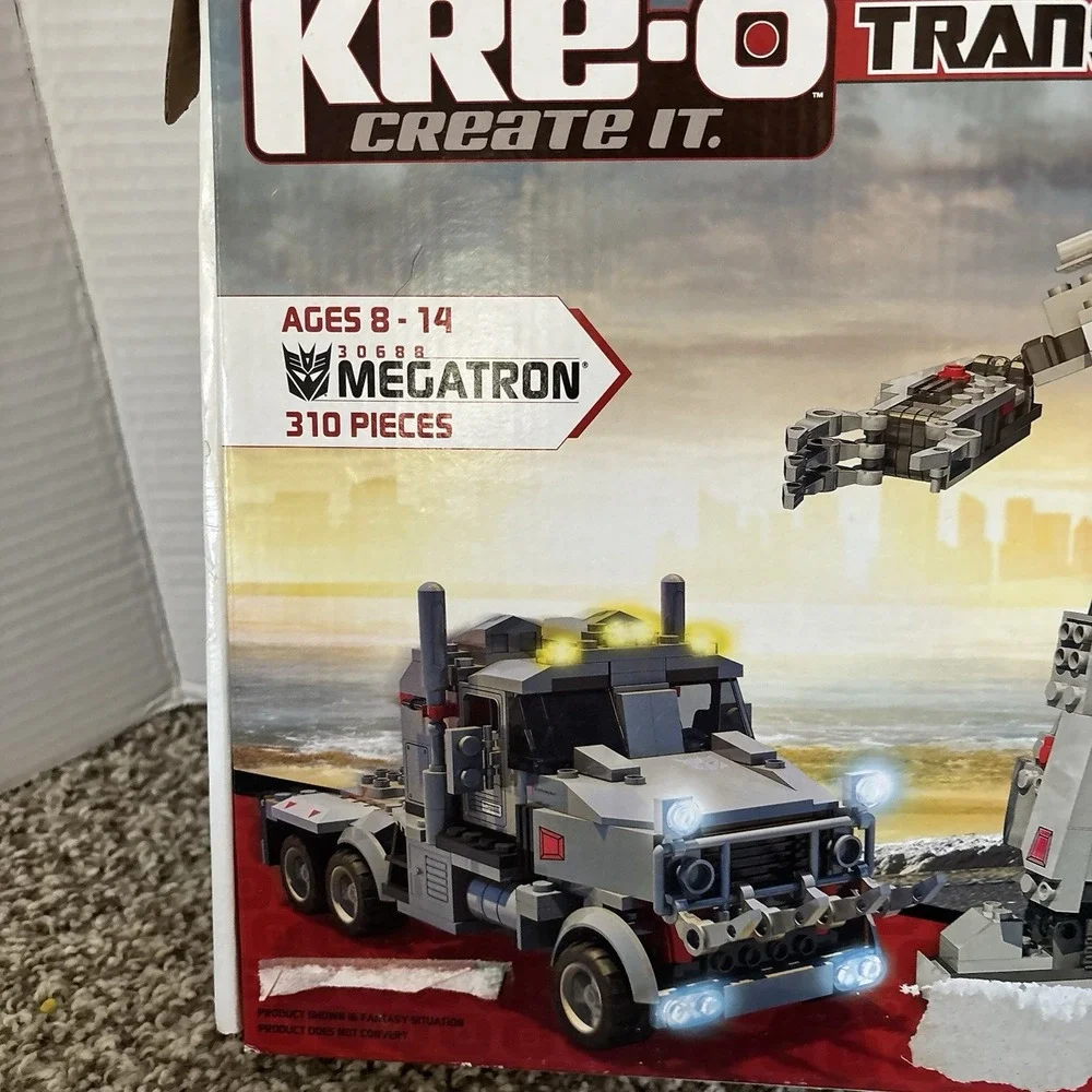 KRE-O Transformers Megatron (30688)  2 in 1 READ